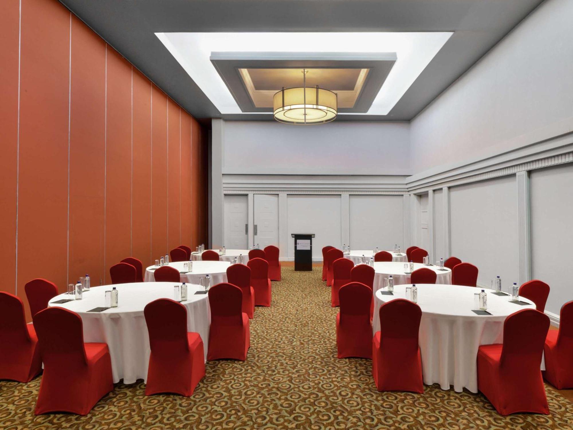 Pullman Nairobi Upper Hill Hotel Exterior photo
