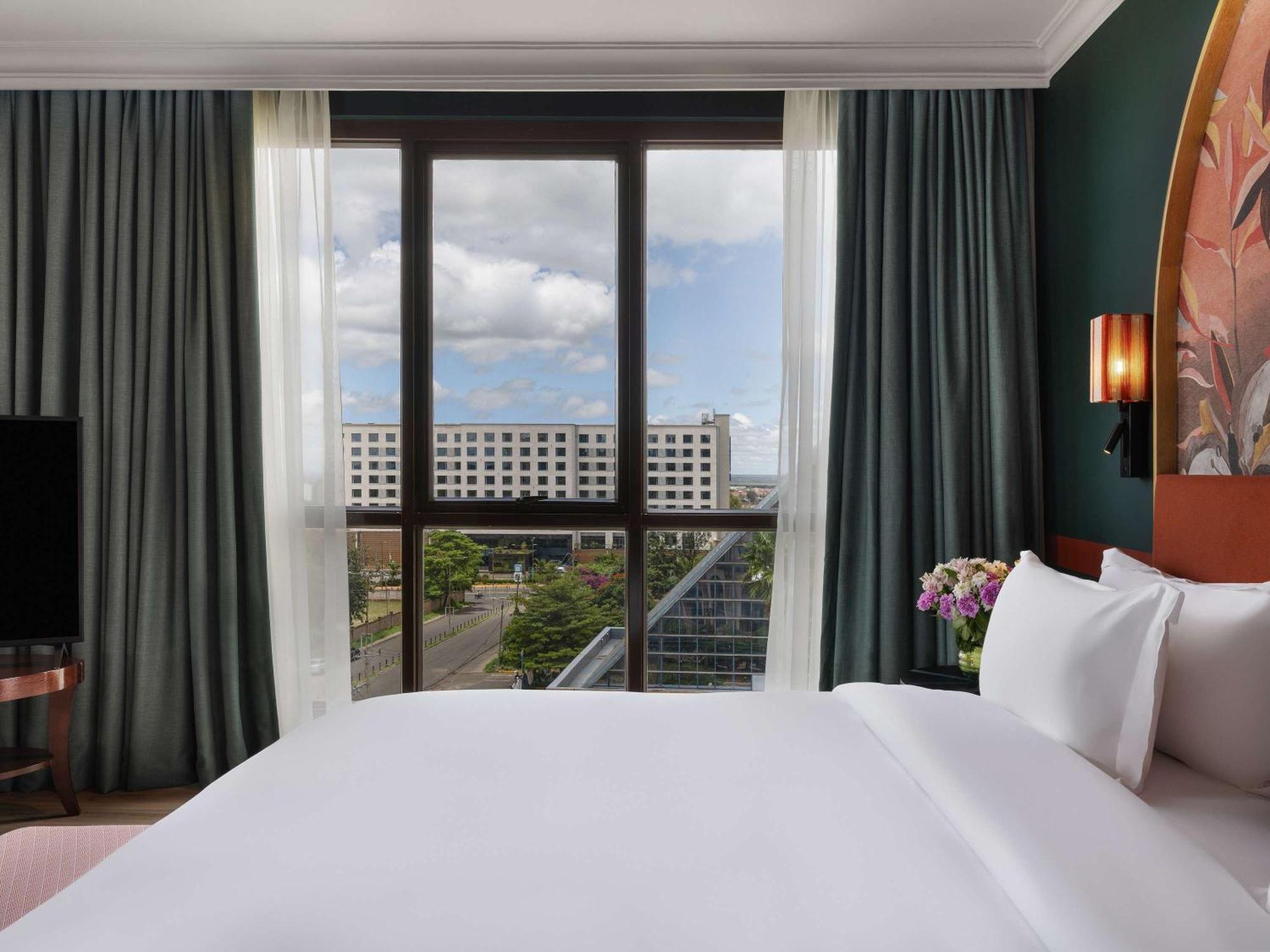 Pullman Nairobi Upper Hill Hotel Exterior photo